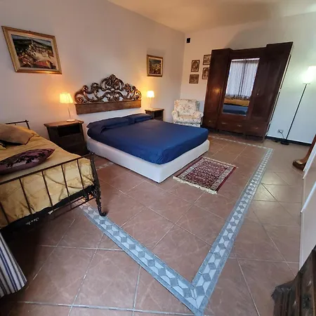 Madama Dore, Casa Indipendente Con Grande Giardino E Parcheggio Privato * ラ・スペツィア