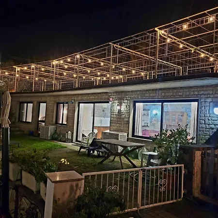 Madama Dore, Casa Indipendente Con Grande Giardino E Parcheggio Privato * ラ・スペツィア