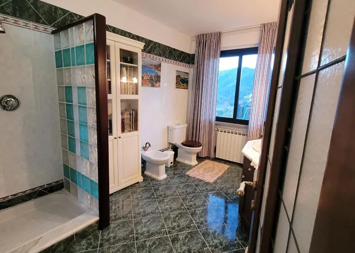 Holiday home Madama Dore, Casa Indipendente Con Grande Giardino E Parcheggio Privato La Spezia