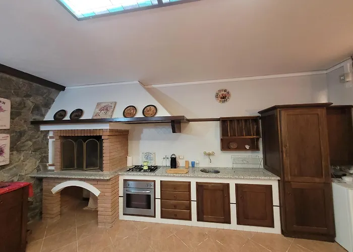 Madama Dore, Casa Indipendente Con Grande Giardino E Parcheggio Privato La Spezia