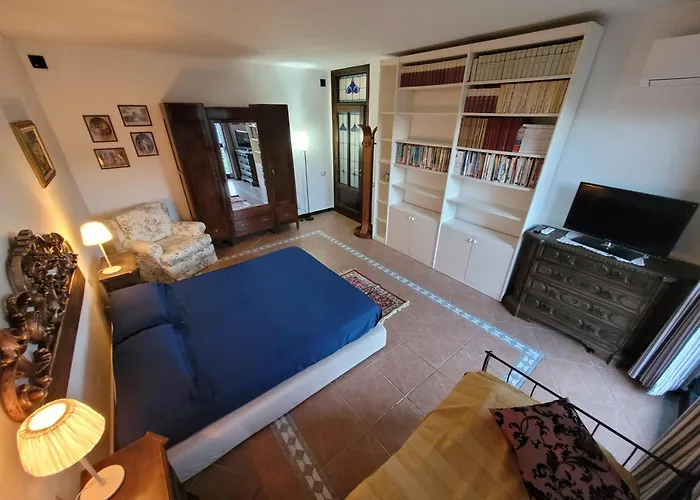 Madama Dore, Casa Indipendente Con Grande Giardino E Parcheggio Privato La Spezia