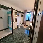 펜션 Madama Dore, Casa Indipendente Con Grande Giardino E Parcheggio Privato 라스페치아