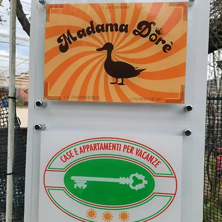 펜션 Madama Dore, Casa Indipendente Con Grande Giardino E Parcheggio Privato 라스페치아