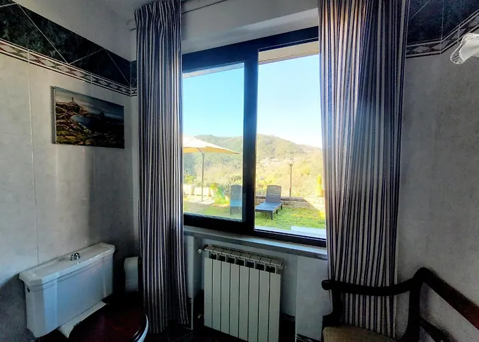 Будинок відпочинку Madama Dore, Casa Indipendente Con Grande Giardino E Parcheggio Privato Ла-Спеція